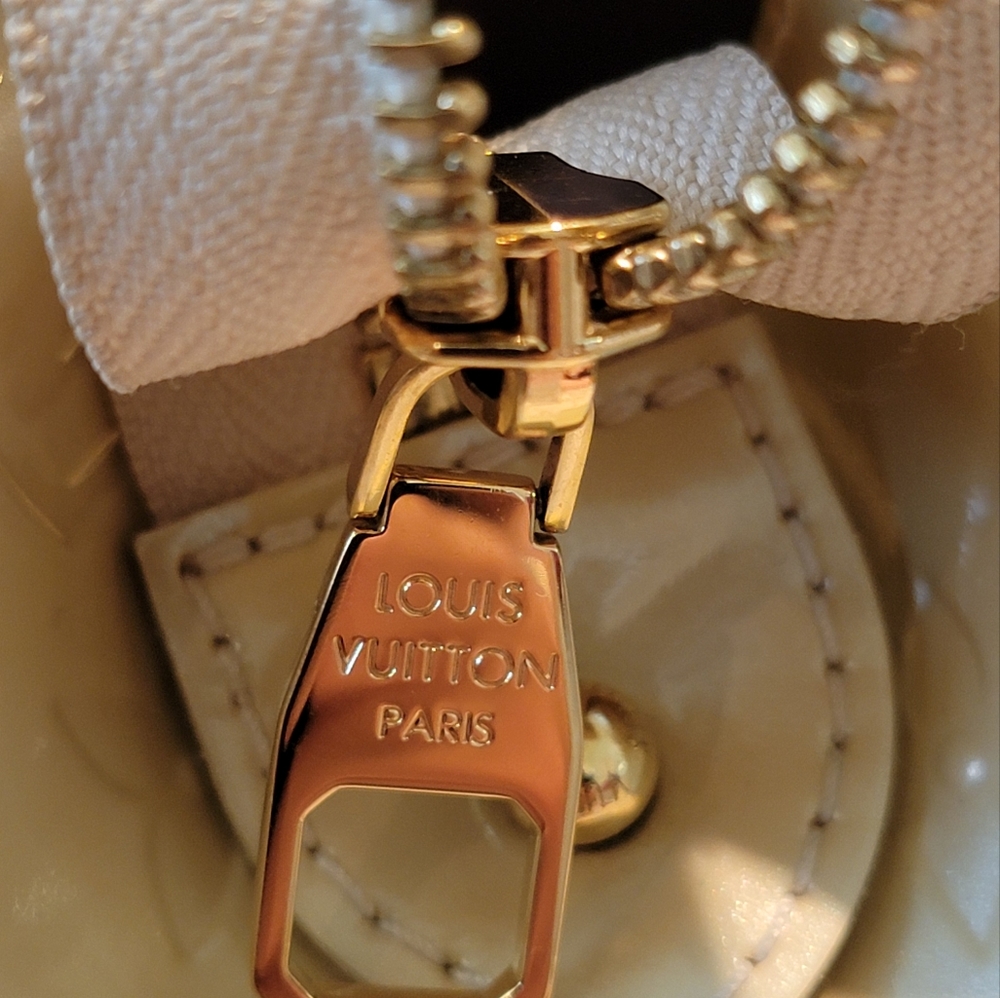 Louis Vuitton Beige Sherwood Monogram Satchel Handbag - Picture 14 of 14